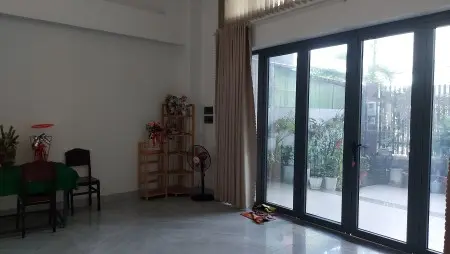 Cho Thuê Mặt Bằng Tầng Trệt Và Tầng 2 Tiện Mở Văn Phòng Hoặc Lớp Học, Họp Nhóm Gần Trường Học