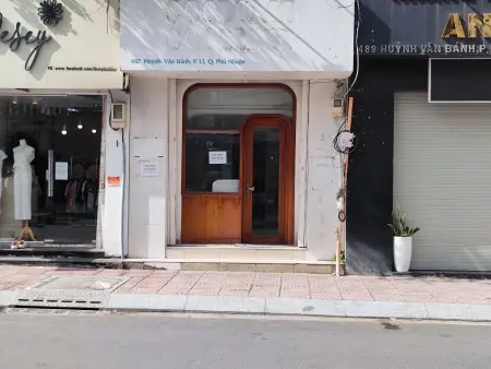 Cần Cho Thuê Mặt Bằng Ngay Mặt Tiền Đường Huỳnh Văn Bánh, Quận Phú Nhuận