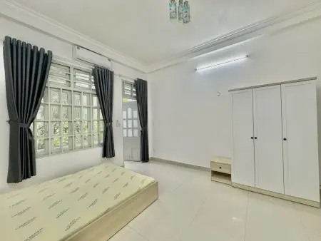 Nội Thất Cơ Bản - Ban Công - Cửa Sổ Lớn - Nguyễn Văn Khối