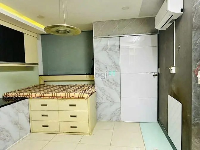 Phòng Máy Lạnh ~16Mv, Tầng Lửng, Khách Nữ