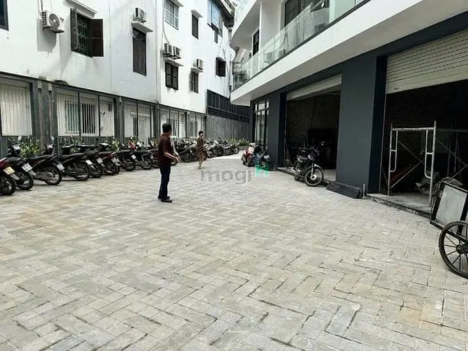 Bán Nhà Phân Lô Nguyên Hồng 72M2*5T (Thông Tin Thật)