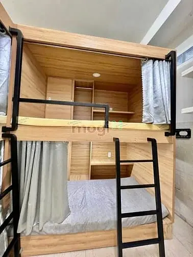 Sleep Box Cửa Khóa Đầy Đủ Nội Thất Tiện Nghi Giá Rẻ Đường Âu Cơ