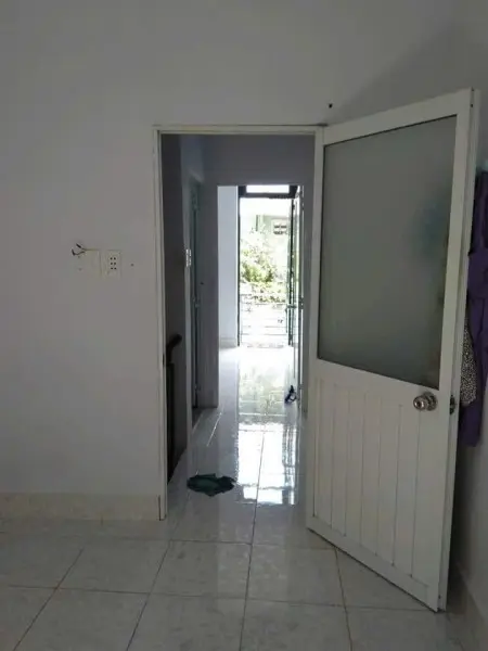 Cho Thuê Nhà 1 Trệt, 1 Lầu - 2Pn Ban Công 60M2 - Xvnt, Ngã Tư Hàng Xanh