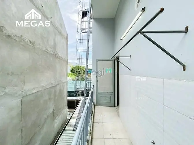 Phòng Gác Giá Rẻ Cửa Sổ Thoáng Mát Gần Nguyễn Thị Định Quận 2
