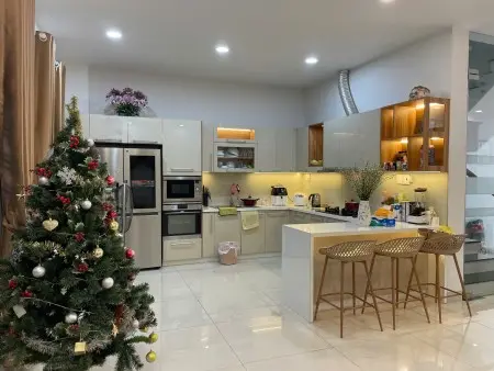 Cho Thuê Nhà Kdc Cát Lái Q2 Đường 12M, 8X20M 1 Trệt 3 Lầu, 4 Pn Có Nội Thất 20Tr