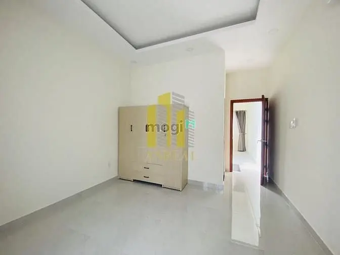 Nhà Phố Sân Rộng - Hiện Đại - Có Sẵn Nội Thất Giá 22 Triệu