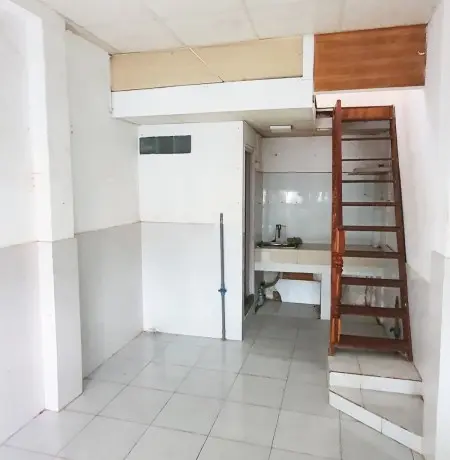 Cho Thuê Nhà Mặt Tiền Nhỏ Giá Rẻ Tiện Kinh Doanh, Quận 3