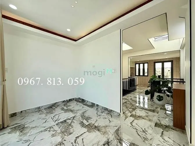 Nhà Đường Thông, Dt:4X20M, Lửng, 3Lầu, 4Pn, Gara Ô Tô, P.thờ, S.thượng