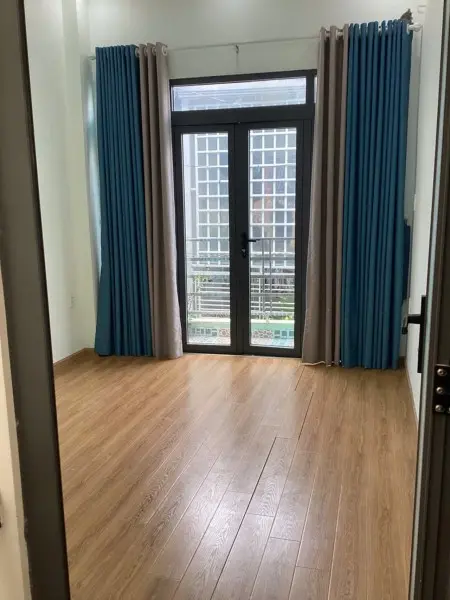 Cho Thuê Nhà Nguyên Căn Đường Nguyễn Hữu Cảnh, Gần Chợ Nguyễn Duy Ninh