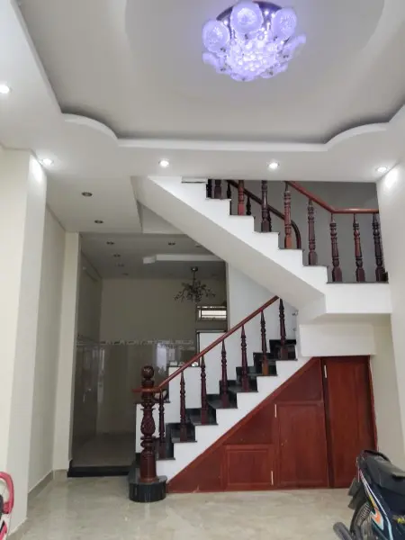 Cho Thuê Nhà Nguyên Căn 3 Tầng + Sân Thượng, Đường Nguyễn Tuyển, Hẻm Ô Tô, Khu Văn Hóa Dân Trí Cao