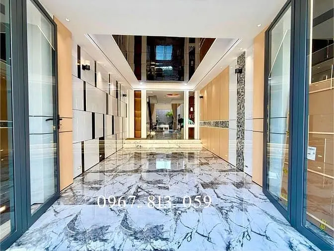 Nhà Đường Thông, Dt:4X20M, Lửng, 3Lầu, 4Pn, Gara Ô Tô, P.thờ, S.thượng