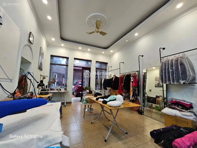 Lô Góc 3 Thoáng Phố Kim Mã. Cách Mặt Phố 20M, Ngõ Ôtô Tránh. Dt 222M2, 5 Tầng, Mt 8M. Giá 56.3 Tỷ