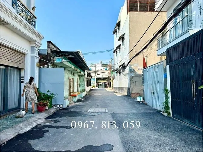 Nhà Đường Thông, Dt:4X20M, Lửng, 3Lầu, 4Pn, Gara Ô Tô, P.thờ, S.thượng