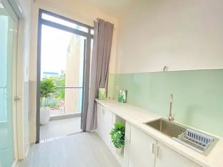 Chính Chủ Cho Thuê Phòng Ban Công, Thang Máy Ở Chợ Bình Điền Kế Ueh, Văn Hiến Nguyễn Văn Linh 4,2Tr