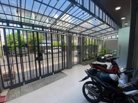 Chính Chủ Cho Thuê Phòng Ban Công, Thang Máy Ở Chợ Bình Điền Kế Ueh, Văn Hiến Nguyễn Văn Linh 4,2Tr