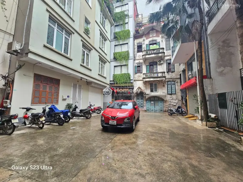 Lô Góc 3 Thoáng Phố Kim Mã. Cách Mặt Phố 20M, Ngõ Ôtô Tránh. Dt 222M2, 5 Tầng, Mt 8M. Giá 56.3 Tỷ