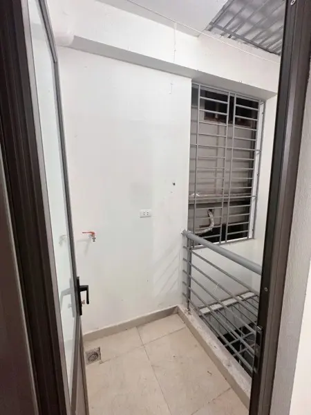 Cho Thuê Phòng Có Ban Công Cửa Sổ Tại 73 Hoàng Ngân, Quan Nhân