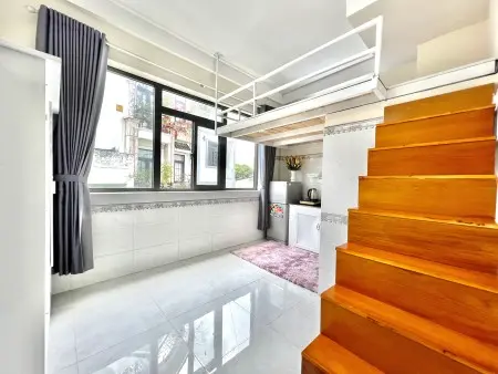 Phòng Có Gác Cửa Sổ Lớn - Bùi Đình Túy Full Tiện Nghi