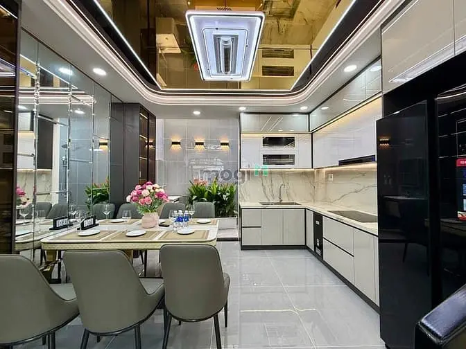 Nhà Đường Thông Xe Hơi, Dt:4X14M, Lửng, 3 Lầu, 4Pn, 5Vs, Sân Thượng