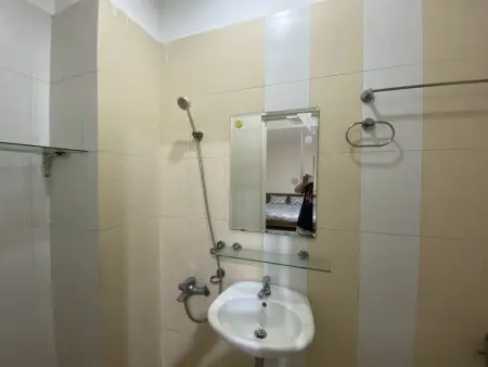 Phòng Đầy Đủ Tiện Nghi. Gần Đài Truyền Hình Và Trường Khoa Học Xã Hội & Nhân Văn 150 Mét...