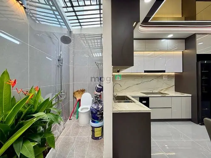 Nhà Đường Thông Xe Hơi, Dt:4X14M, Lửng, 3 Lầu, 4Pn, 5Vs, Sân Thượng