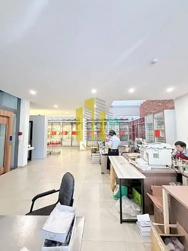 Biệt Thự Bát Nàn Hầm 3 Lầu Sàn Trống - Thang Máy Giá 95 Triệu