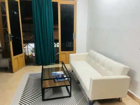 Cho Thuê 1 Phòng Lớn Trung Tâm Bình Thạnh, Giá Rẻ, Đường Nguyễn Văn Thương