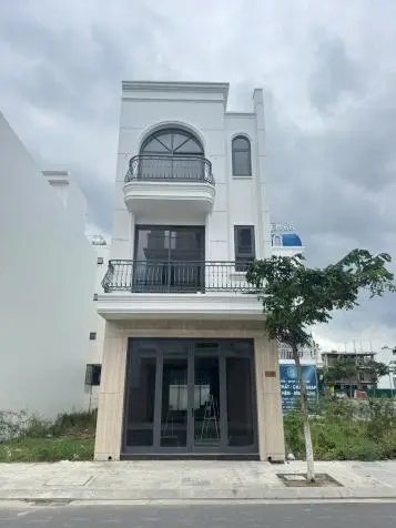 Nhà Phố Vcn Phước Long 2 – Thiết Kế Sang Trọng, Vị Trí Trung Tâm