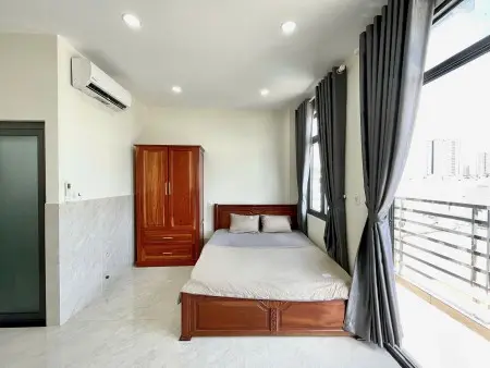 Ngay Chợ Hoàng Hoa Thám - Phòng Ban Công Mới Xây, Tiện Nghi