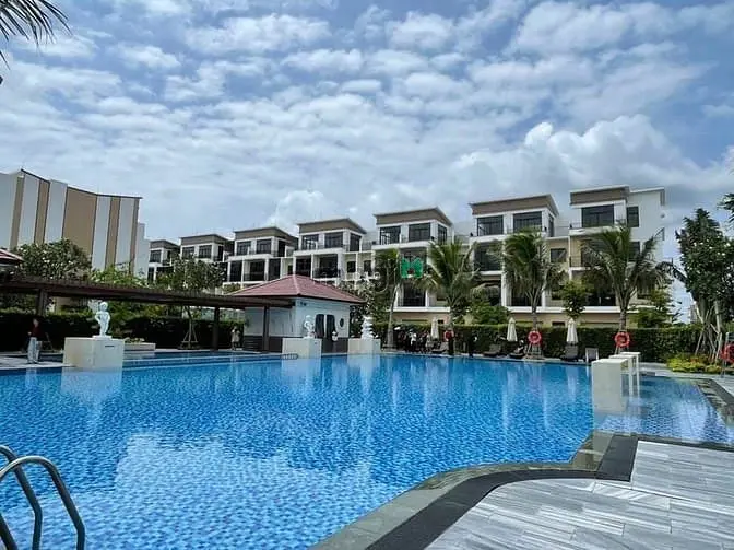 Bán Giá Cực Tốt Căn Biệt Thự Song Lập Ngay Trường Liên Cấp Fpt Long