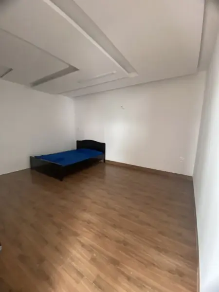 Cho Thuê Căn Hộ 3 Phòng Ngủ Hai Toilet Ban Cong Rộng Gần Công Viên