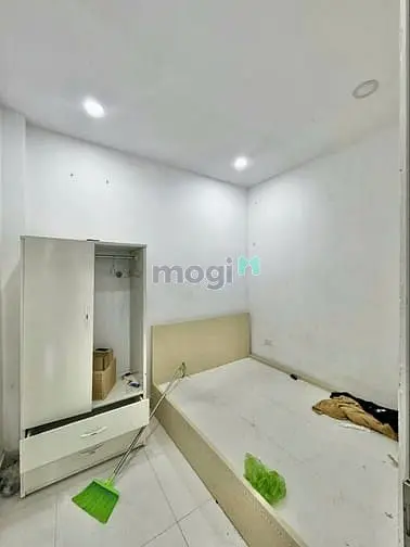 Nhà 4 Phòng Ngủ, 1 Trệt 2 Lầu 1 Sân Thượng, Đường Phan Anh.