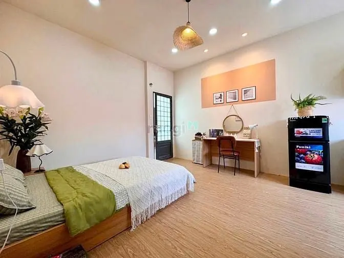 Cho Thuê Căn Studio Cửa Sổ Xinh Yêu Cực Thoáng Ngay Trung Tâm Phú Nhua