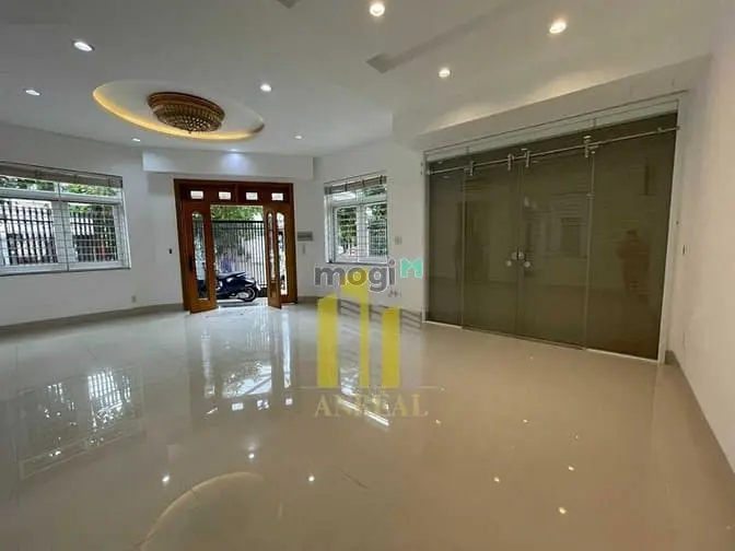 Toà Nhà Căn Góc 3 Lầu - Thang Máy Sàn Trống Giá 70 Triệu