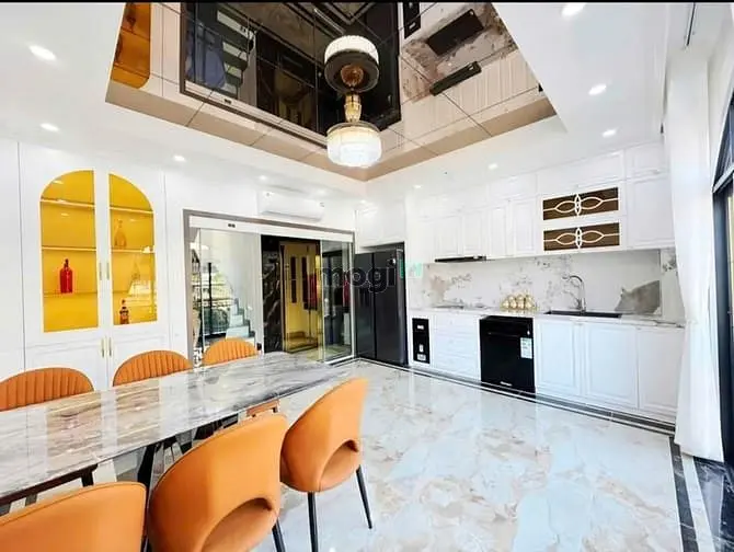 Cực Đẹp | Bán Mặt Phố Đại La | 40M2 | Mặt Tiền 5M | Giá 30.5 Tỷ