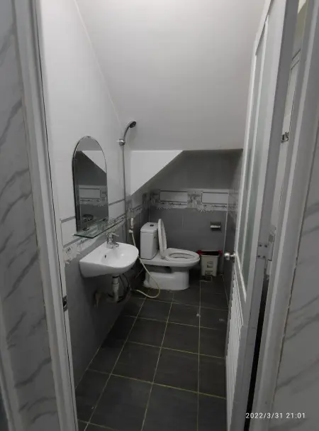 - Vị Trí Gần Ngay Trung Tâm Nên Rất Thuận Tiện Cho Việc Đi Lại Ngay Ngã Tư Cao Thắng Và Điện Biên Phủ