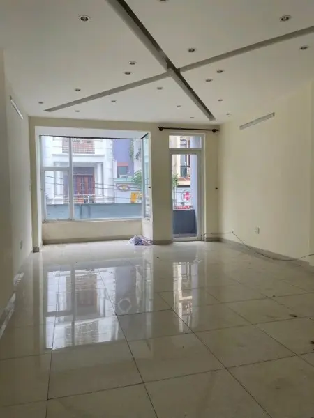 Cho Thuê Nhà Nguyên Căn Cmt8 Q.10 Gần Chung Cư Hà Đô Đường Xe Tải Lớn