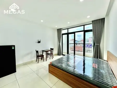 Phòng Ban Công Đầy Đủ Nội Thất - Đường Lâm Văn Bền, Tân Quy