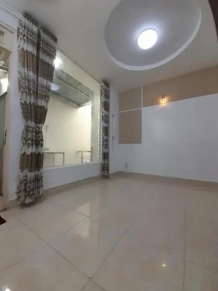 Phòng Ban Công Đẹp Xinh Tại 247/8 Hoàng Hoa Thám, Phú Nhuận, Gần Chợ Cây Quéo