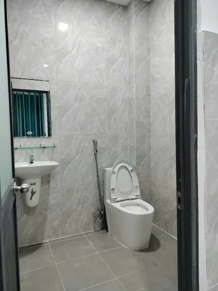 Phòng Cho Thuê 50 M2 Ban Công Riêng Full Nội Thất Cao Cấp Cửa Sổ Lớn Đường Tên Lửa