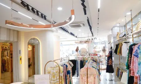 Cho Thuê Mặt Bằng Lô Góc 2 Mặt Tiền Quận 10 Đường Cmt8 Dt 8Mx13.5M