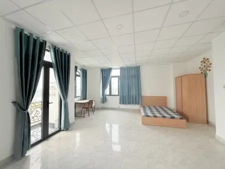 Phòng Cho Thuê 50 M2 Ban Công Riêng Full Nội Thất Cao Cấp Cửa Sổ Lớn Đường Tên Lửa