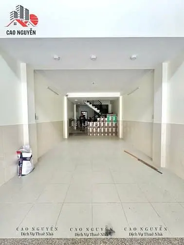 Nhà (4M X 20M) 5 Tầng, Điện 3 Pha, Tời Hàng, Đường Chiến Lược.