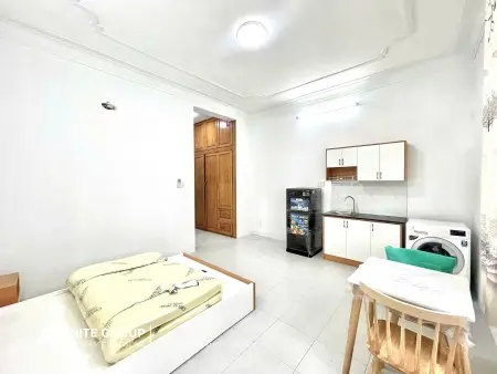 Phòng Full Nội Thất, Cửa Sổ Lớn Ở Nguyễn Trọng Tuyển Gần Ngã Tư Phú Nhuận Giáp Q1 Ở Phú Nhuận