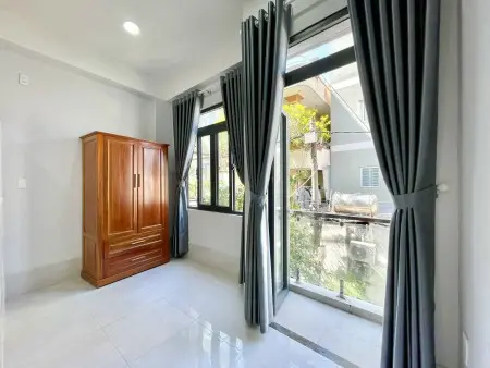 Phòng Ban Công Mới Xây Đầy Đủ Nội Thất Ngay Chợ Bùi Minh Trực, Quốc Lộ 50