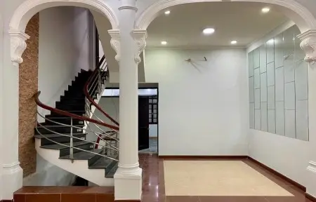 Cho Thuê Mặt Bằng Đường Tô Hiến Thành Quận 10, Dt 6.5X25M 3 Lầu, 8P 5Wc