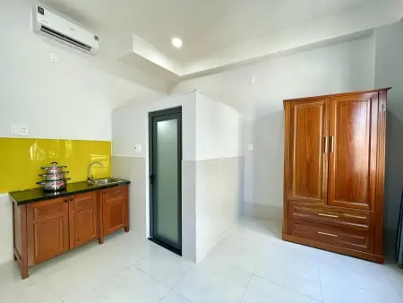 Phòng Ban Công Mới Xây Đầy Đủ Nội Thất Ngay Chợ Bùi Minh Trực, Quốc Lộ 50