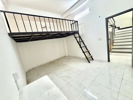 Phòng Tầng Trệt Rộng 30M2 Sẵn Máy Lạnh Gần Sân Golf Tân Sơn Nhất