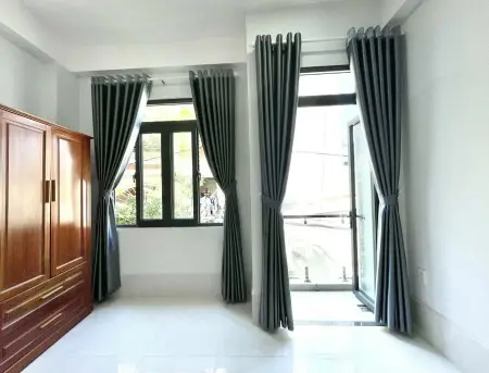 Phòng Ban Công Mới Xây Đầy Đủ Nội Thất Ngay Chợ Bùi Minh Trực, Quốc Lộ 50