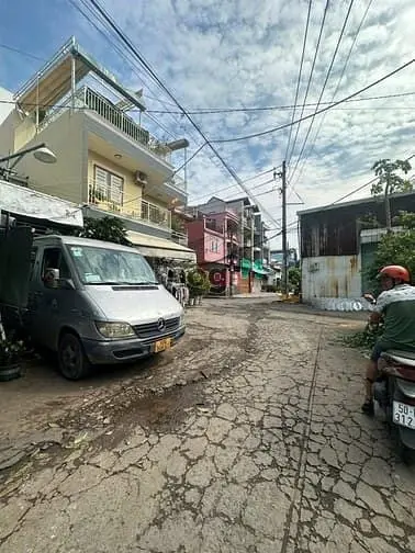 Chính Chủ Bán Nhà Nát Tiện Xây Mới Hẻm 12M Đường Hoà Bình 4M X 19,5M